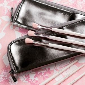 Limited Edition Eye Brush Set w/ Bag